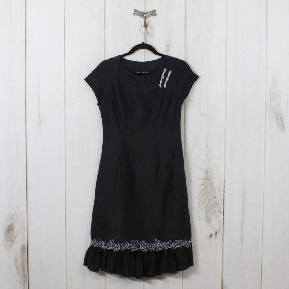 Things Of Substance Black Silk Cap Sleeve Embroidered Pleated Dress Size 8 - Picture 1 of 14